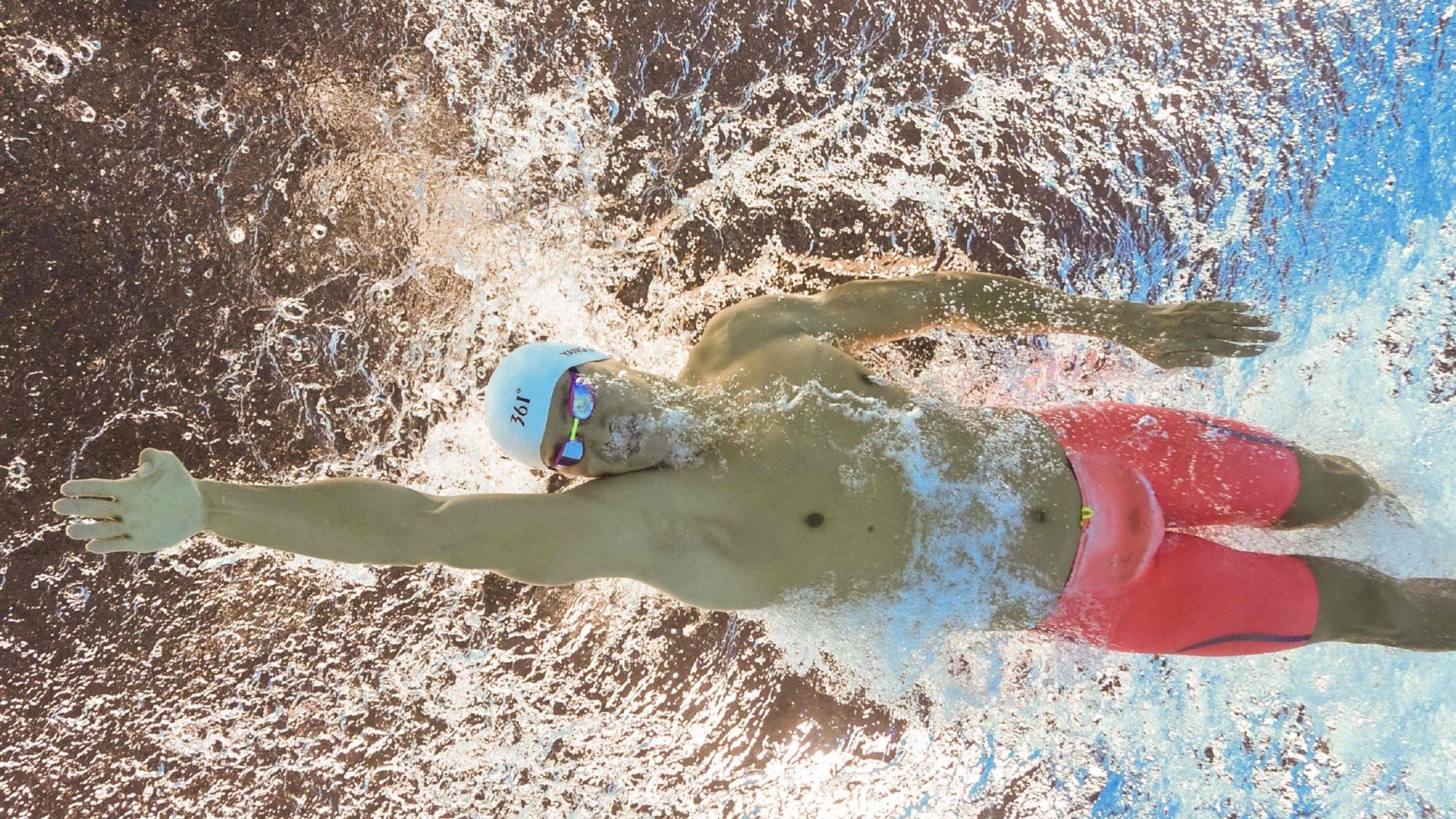 开云体育入口-熔岩与冰川的对决，纳达尔红土之魂征服室内硬地之夜